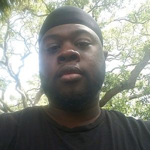 Meet your Posher, Carlos